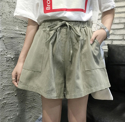 σορτς Ευρεία κυρίες κατάλληλη για τις ζεστές μέρες του καλοκαιριού