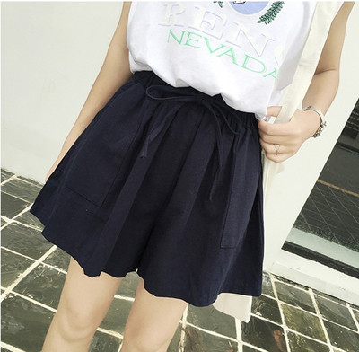 σορτς Ευρεία κυρίες κατάλληλη για τις ζεστές μέρες του καλοκαιριού