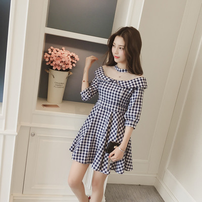 Sport-κομψές κυρίες ριγέ φόρεμα