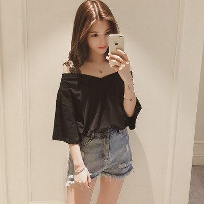 μπλούζα Μεγάλη κυρίες με ιμάντες δαντέλα έναν ώμο και φαρδιά μανίκια