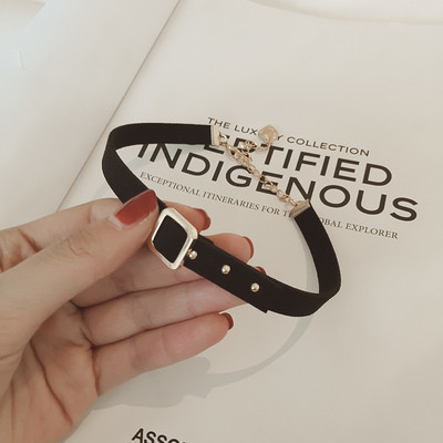 Изключително нежен дамски чокър с халка