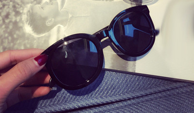 Μεγάλη κυρίες γυαλιά σε δύο χρώματα