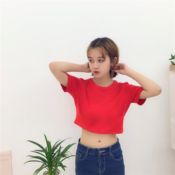 μπλούζα Πολύ ενδιαφέρουσα κοπέλα με μακριά μανίκια και δεσμούς πίσω