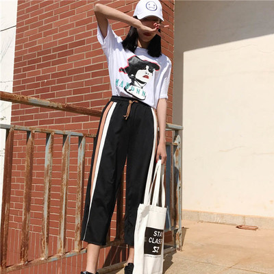 Ежедневен дамски комплект от две части включващ тениска и панталон