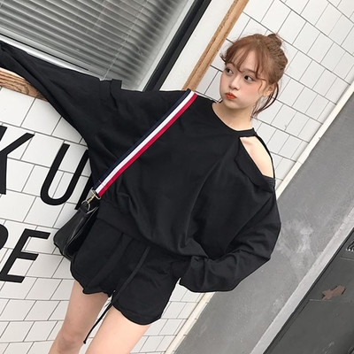 Καθημερινά κυρίες δύο μέρη που σε δύο χρώματα