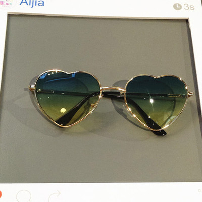 Дамски очила във формата на сърце в три различни цвята