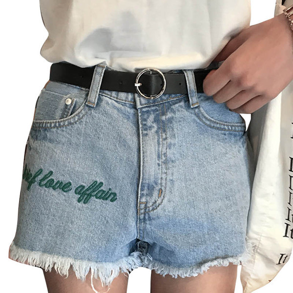 Дамски къси дънкови панталони с реснички и надпис