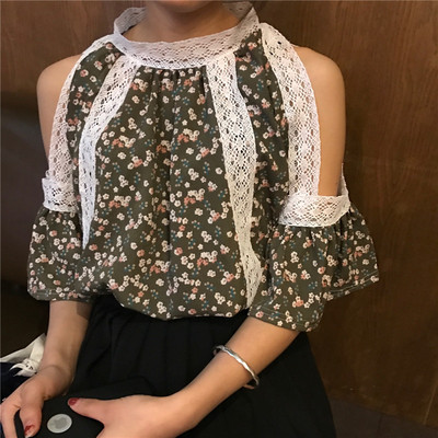 Πολύχρωμο κυρίες μπλούζα με γυμνά ώμο και φαρδιά μανίκια κατάλληλο για ζεστές καλοκαιρινές μέρες