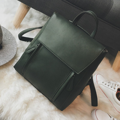 Ένα υπέροχο δερμάτινο γυναικείο σακίο σε τέσσερα χρώματα