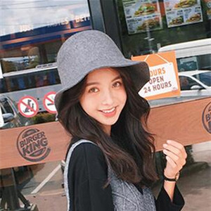 Дълбока много красива дамска шапка