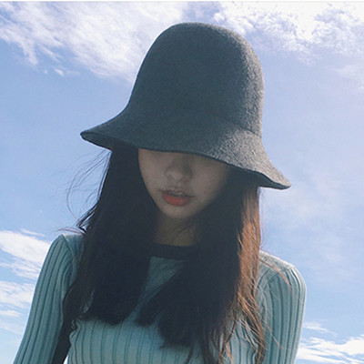 Дълбока много красива дамска шапка