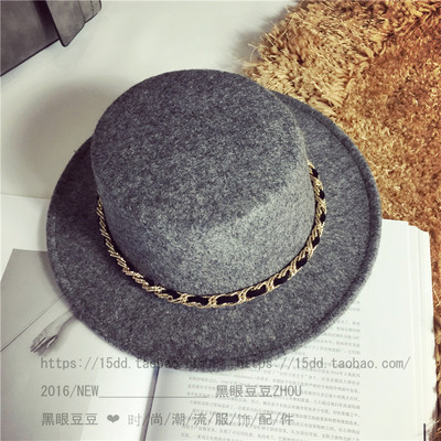 Ежедневна шапчица в няколко различни цвята със златиста нишка