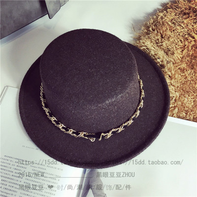 Ежедневна шапчица в няколко различни цвята със златиста нишка