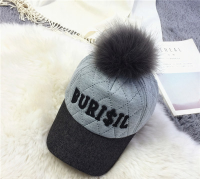 Κυρίες καπέλο του μπέιζμπολ με προσωπίδα και βελούδινα tufka