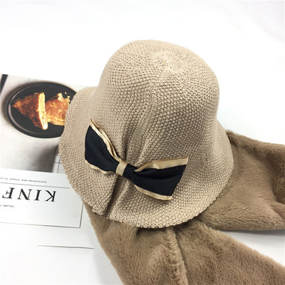 Шарманта плетена сгъваема шапка с много красива панделка