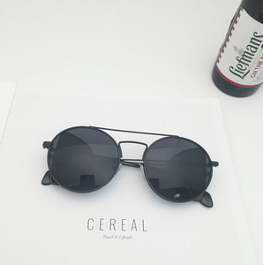 γυαλιά ηλίου εξαιρετικά σύγχρονες γυναίκες