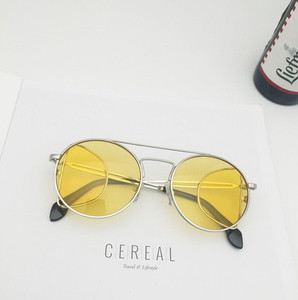 γυαλιά ηλίου εξαιρετικά σύγχρονες γυναίκες