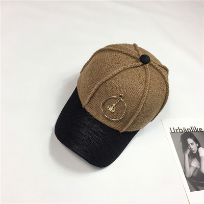 Бейзболна дамска шапка с козирка и висулка в най-различни цветове