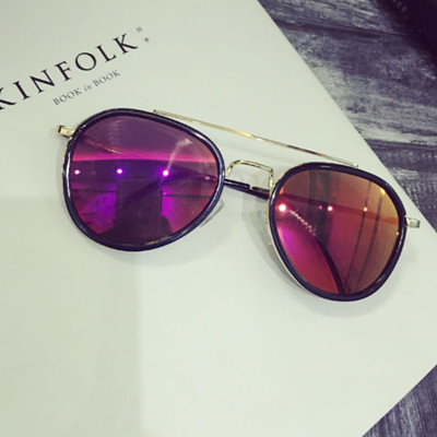 Много стилни дамски очила с огледални стъкла