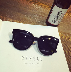 Много красиви дамски очила в ретро мотив