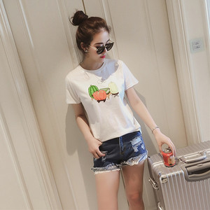 Μεγάλη γυναικών t-shirts σε διάφορα μοντέλα με διαφορετικές εφαρμογές