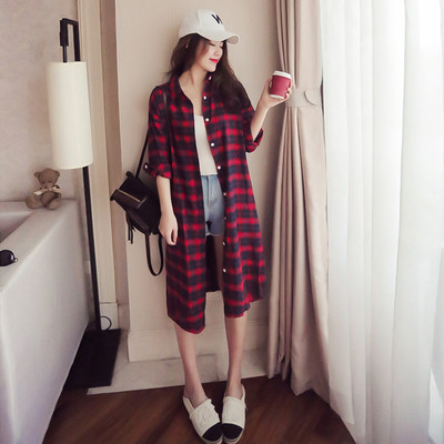 Κυρίες μακρύ πουκάμισο που μοιάζει με πουκάμισο με ρίγες σε δύο χρώματα