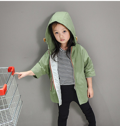 Много интересно пролетно якенце в два цвята с цип и качулка