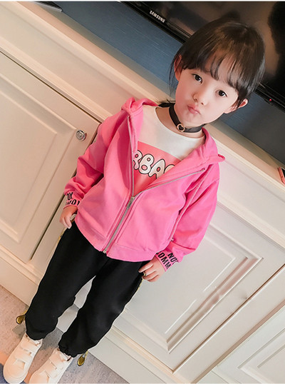 Πολύ όμορφή φόρμα για  κορίτσι από δύο κομμάτια με φερμουάρ και κουκούλα