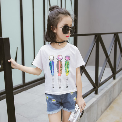 Небрежна лятна тениска за момичета с интересни апликации - бяла