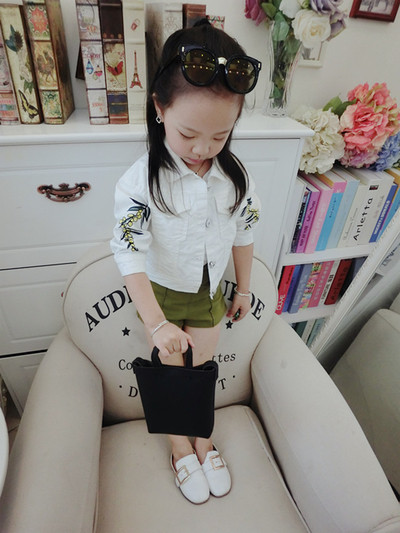 Ежедневен къс панталон за момиченце в четири различни цвята