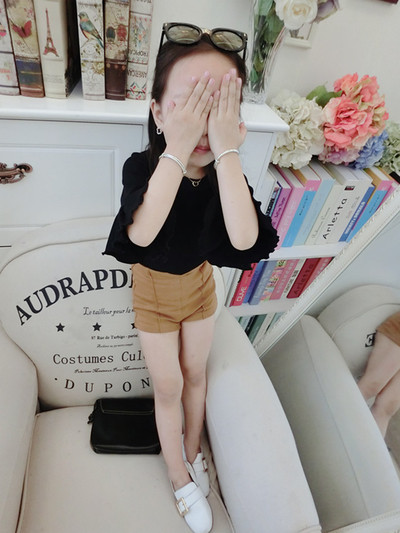 Ежедневен къс панталон за момиченце в четири различни цвята