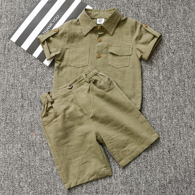 Μοντέρνο σετ για τ αγόρια  - πουκάμισο και κοντό παντελόνι σε δύο χρώματα με σχέδιο καμουφλάζ στην πλάτη