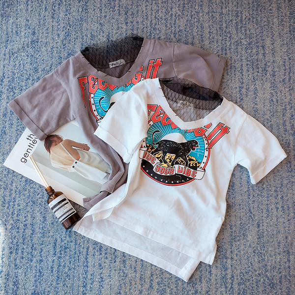 Страхотна памучна блузка с къс ръкав и V-образно деколте