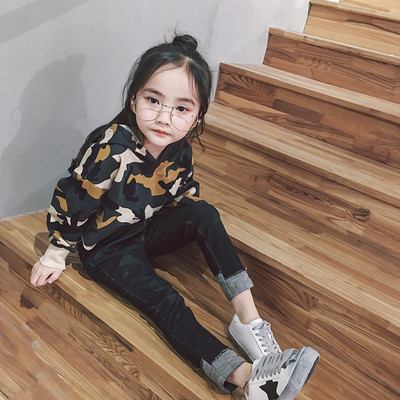 Уникални слим фит дънки за момиченце в черен цвят