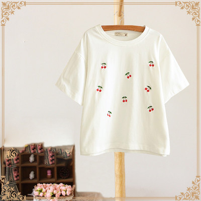 Μπλούζες με κοντό μανίκι και μοτίβα απλικέ