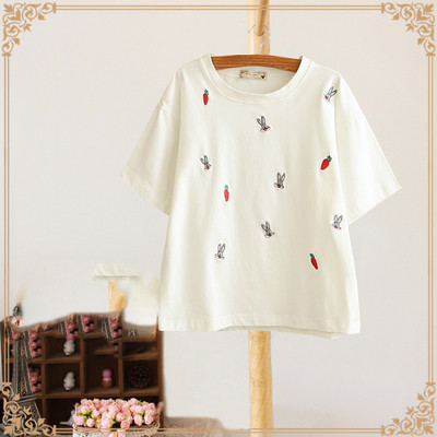 Μπλούζες με κοντό μανίκι και μοτίβα απλικέ