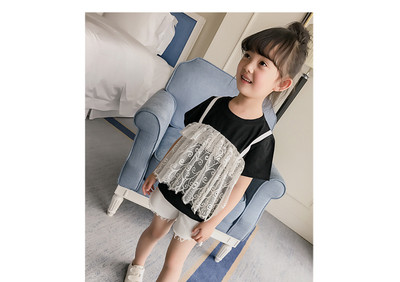 Много интересна тениска за момичета с пришита дантела отпред в бяло и черно