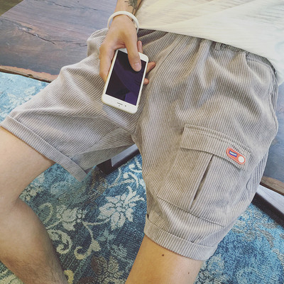 Άντρας πλισέ σορτς σε τέσσερα χρώματα κατάλληλο για καθημερινή