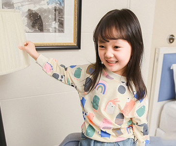 Свежа памучна тениска за сезон пролет/есен с анимации за момичета