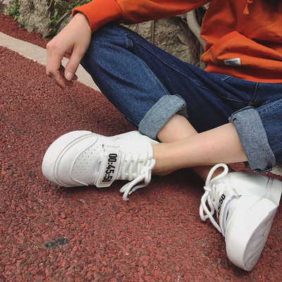 Υπέροχα γυναικεία πάνινα παπούτσια σε δύο χρώματα