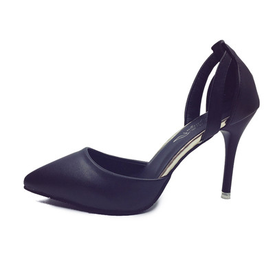 Μεγάλη δερμάτινα ψηλοτάκουνα παπούτσια σε τρία διαφορετικά χρώματα