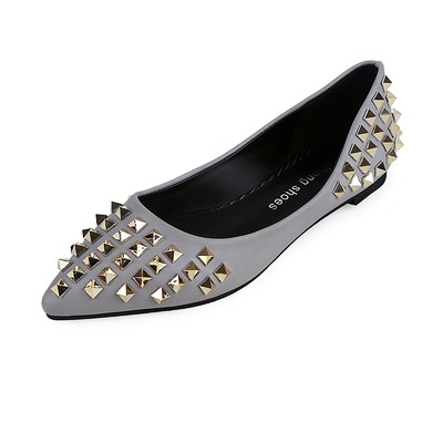 Περιστασιακά γυναικεία παπούτσια με πριτσίνια σε διάφορα χρώματα