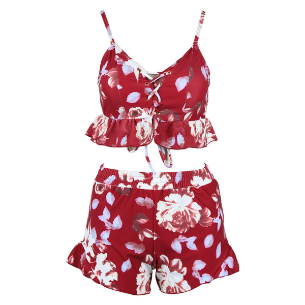 Актуален дамски комплект с флорални мотиви