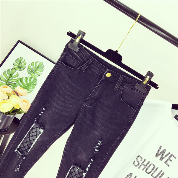 Νέα μοναδικά γυναικεία  μαύρα τζιν με γυμνά γόνατα