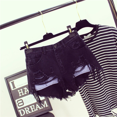 Много красиви къси дамски шорти с реснички