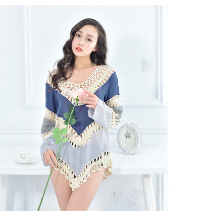 Μεγάλη τρύπες χιτώνα κυρίες παραλία σε ιριδίζον και βλεφαρίδες