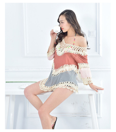 Μεγάλη τρύπες χιτώνα κυρίες παραλία σε ιριδίζον και βλεφαρίδες