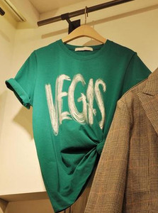 πολύ κομψή μπλούζα με κοντά μανίκια σε δύο χρώματα