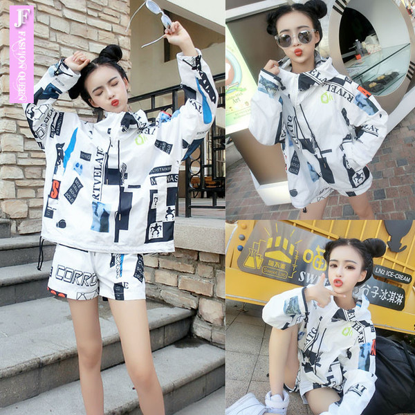 Ένα υπέροχο γυναικείο σετ για την άνοιξη-καλοκαιρινή περίοδο