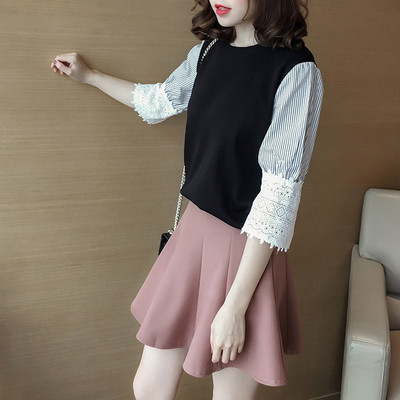 Μπλούζες με 3/4 μανίκια με ρίγες και δαντέλα